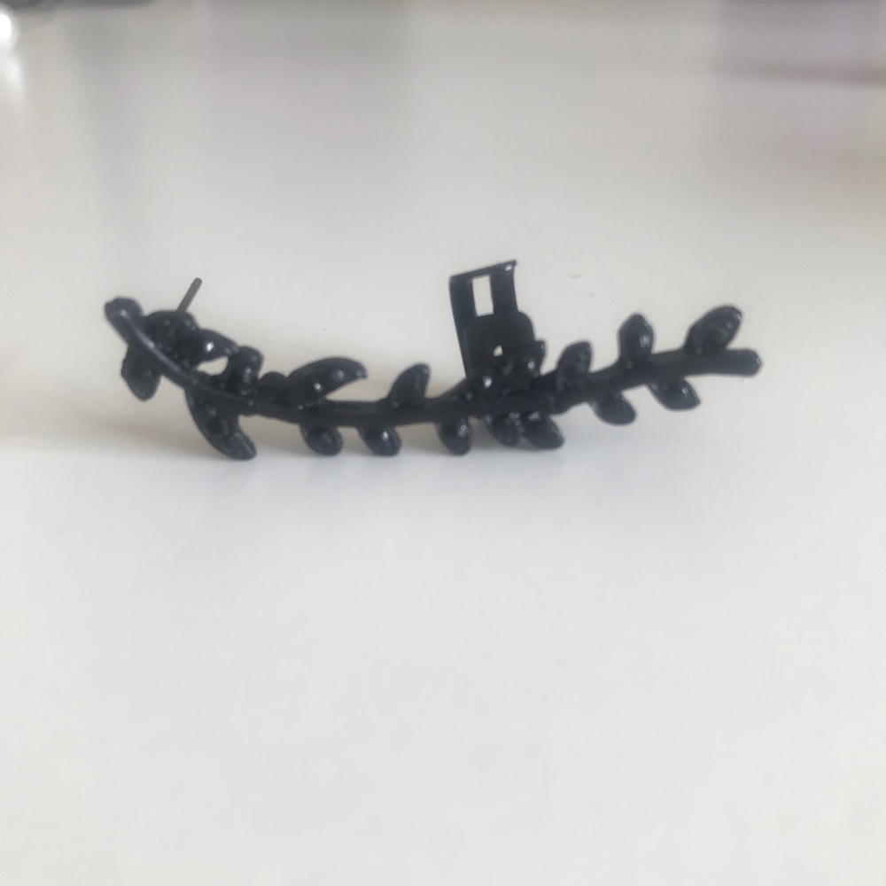 Floral earring/ear cuff